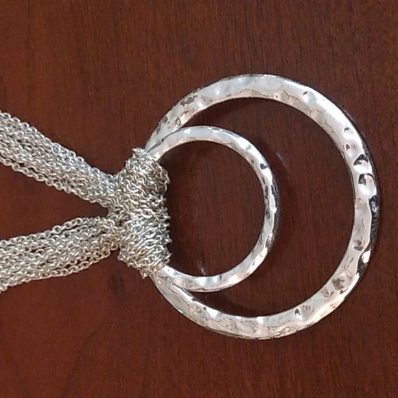 Daisy Fuentes necklace, with double circles on silver tone chains. - Picture 3 of 3